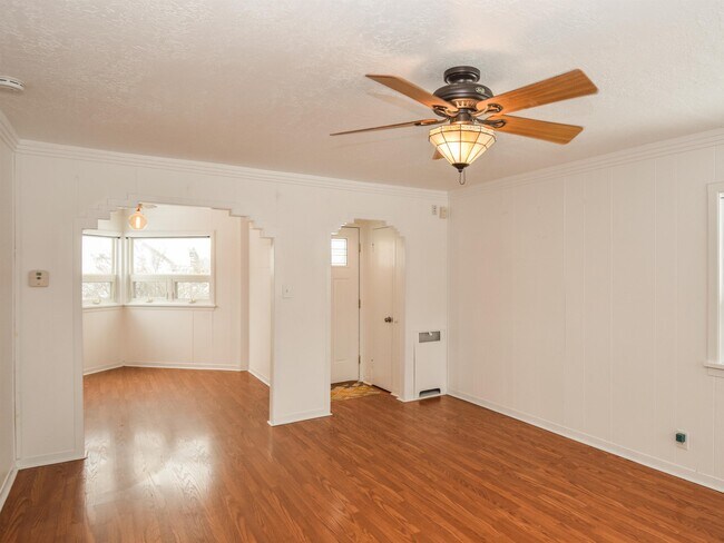 Building Photo - 143 S State St