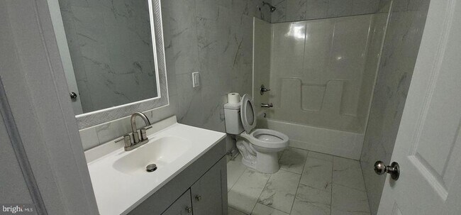 Building Photo - 1729 Centre Ave