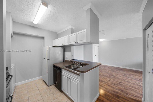 Building Photo - 17125 N Bay Rd