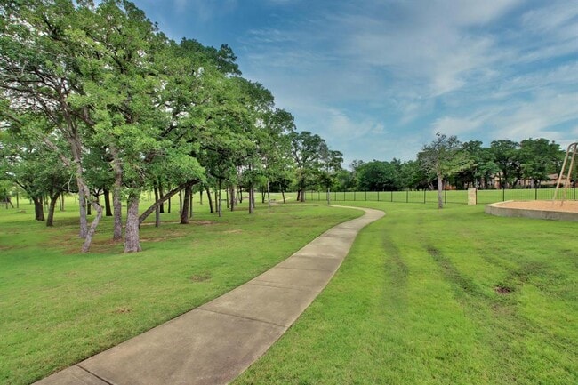 Building Photo - 149 Hackberry Ln