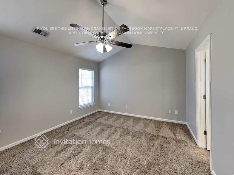 Building Photo - 196 Markham Dr