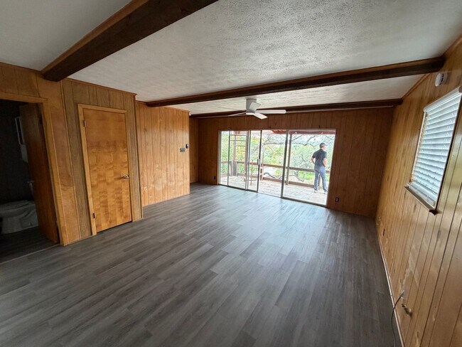 Building Photo - 16920 Rocky Ridge Rd