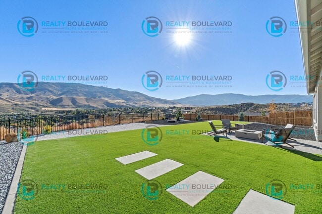 Building Photo - Stylish 3-Bedroom Sanctuary with Sophistic...