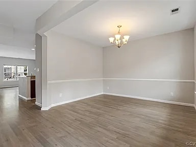 Building Photo - 8127 Creekside Village Dr