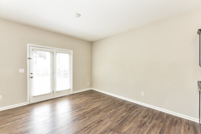 Building Photo - 3765 Place Dr