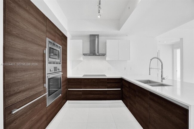 Building Photo - 301 Altara Ave