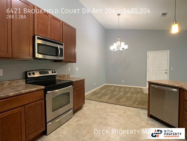 Building Photo - 2 Bedroom Condo