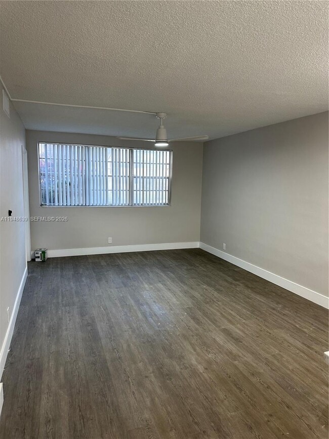 Building Photo - 1333 E Hallandale Beach Blvd