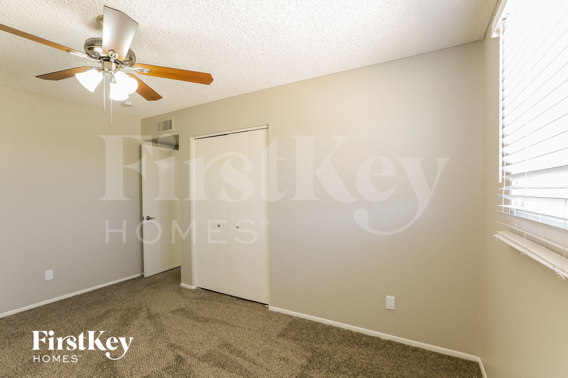 Building Photo - 4808 W El Caminito Dr