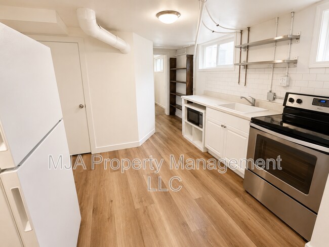 Building Photo - 144 S 500 W