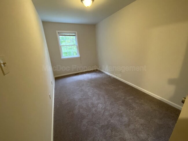 Building Photo - 14 Manchester Ct