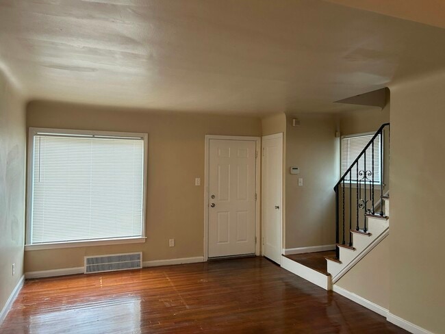 Building Photo - 18515 Greenfield Rd