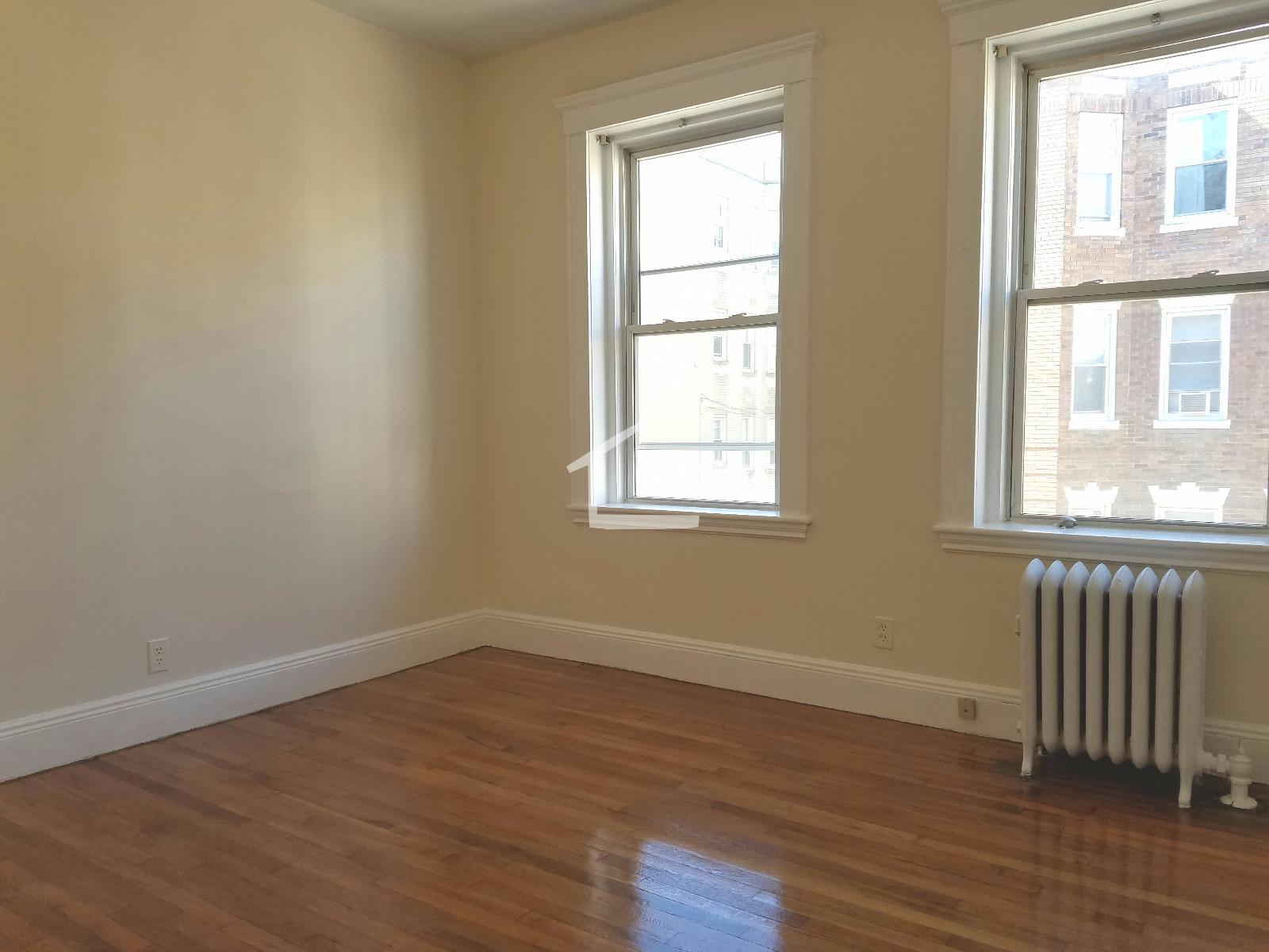 Building Photo - 229 Kelton St