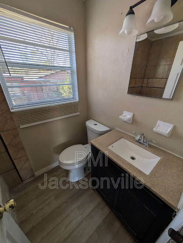 Building Photo - 4139 Fairfax St