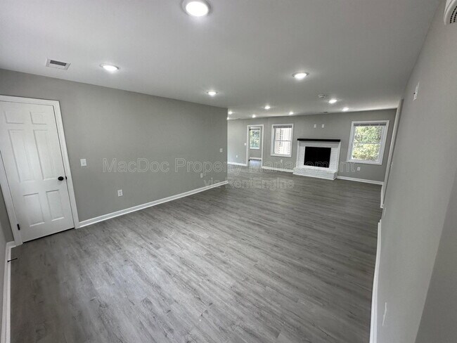 Building Photo - 12317 Metlock Rd