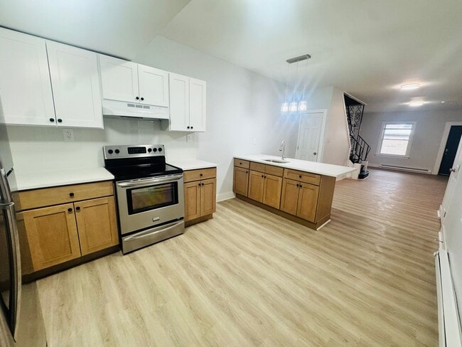 Building Photo - Beautiful 3b/1.5bth House ! Section 8 Only