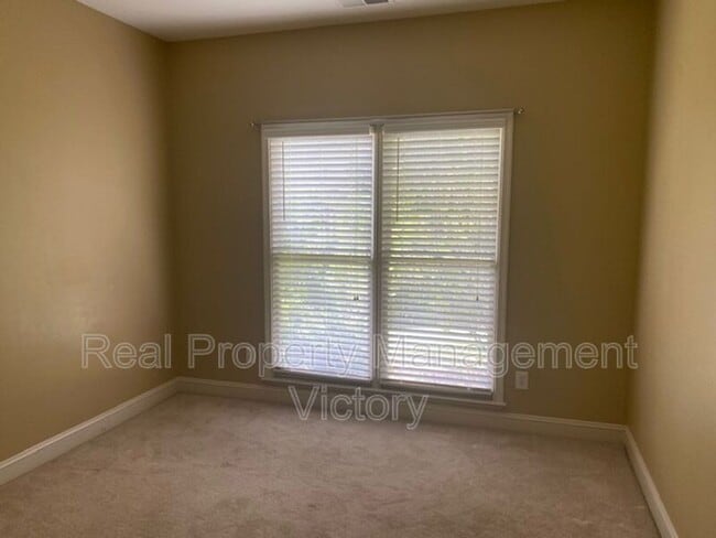 Building Photo - 3021 Chelsea Park Ridge