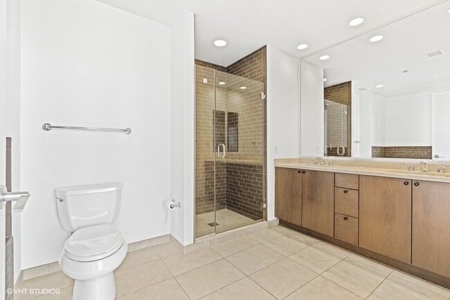 Building Photo - 60 E Monroe St