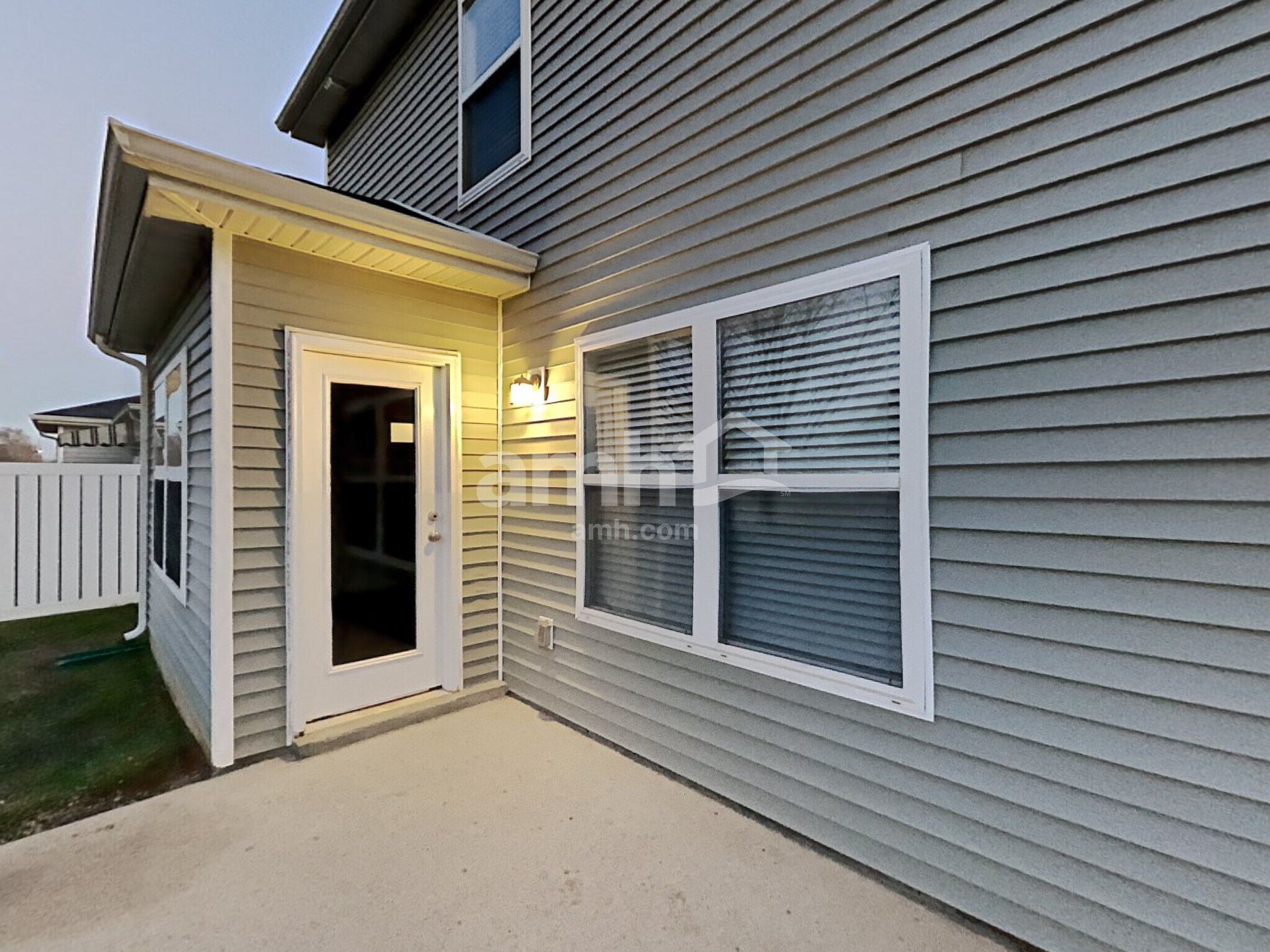 Building Photo - 1504 Beaconcrest Cir