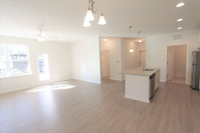 Building Photo - BEAUTIFUL 3BD 2.5 BTH Apartment home