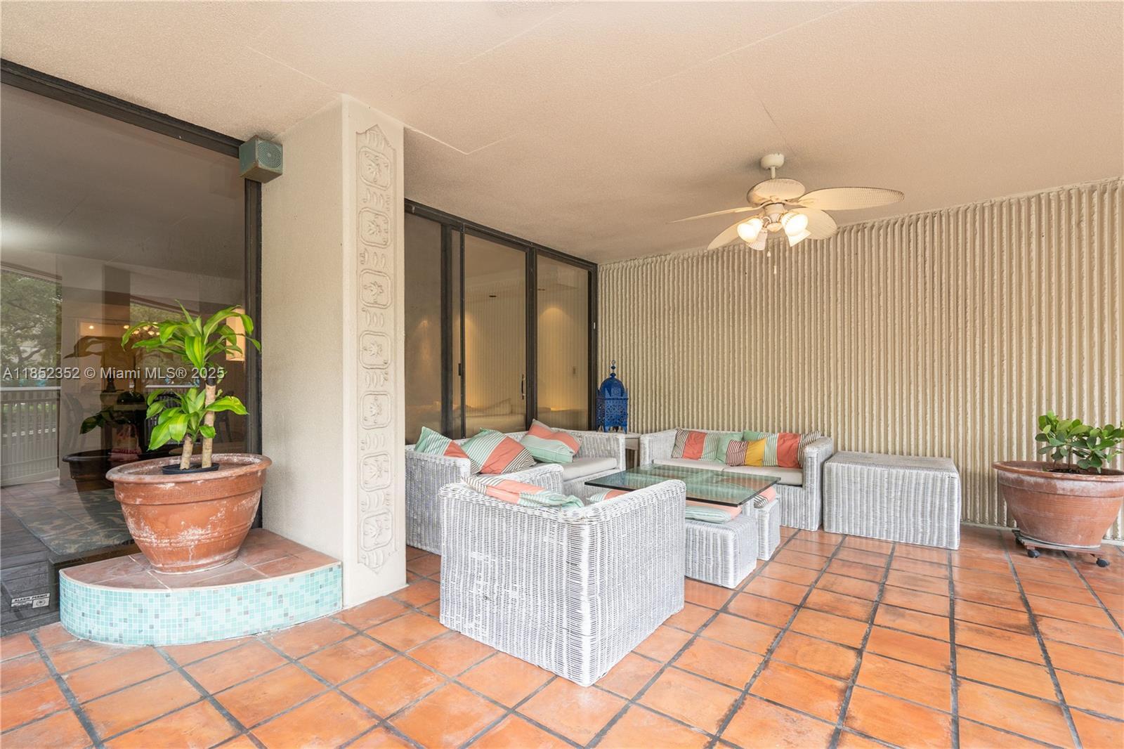 Building Photo - 2901 S Bayshore Dr