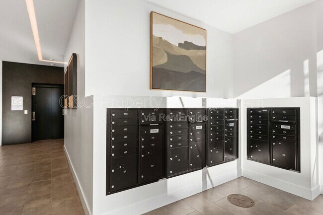 Building Photo - 52 Kirkwood Ave