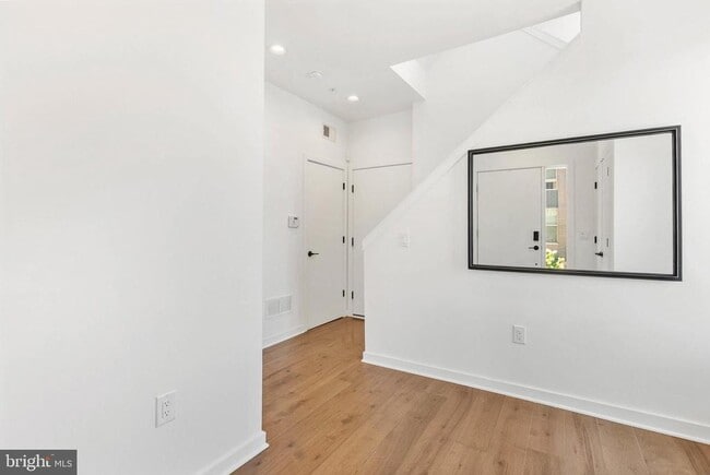 Building Photo - 3213 Birchview Walk