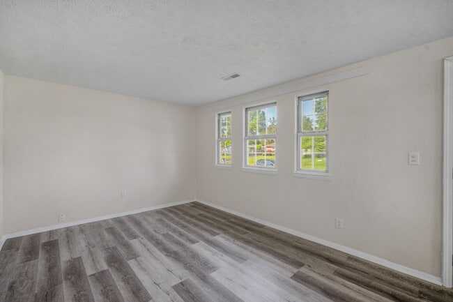 Building Photo - 5602 Arrowhead Blvd