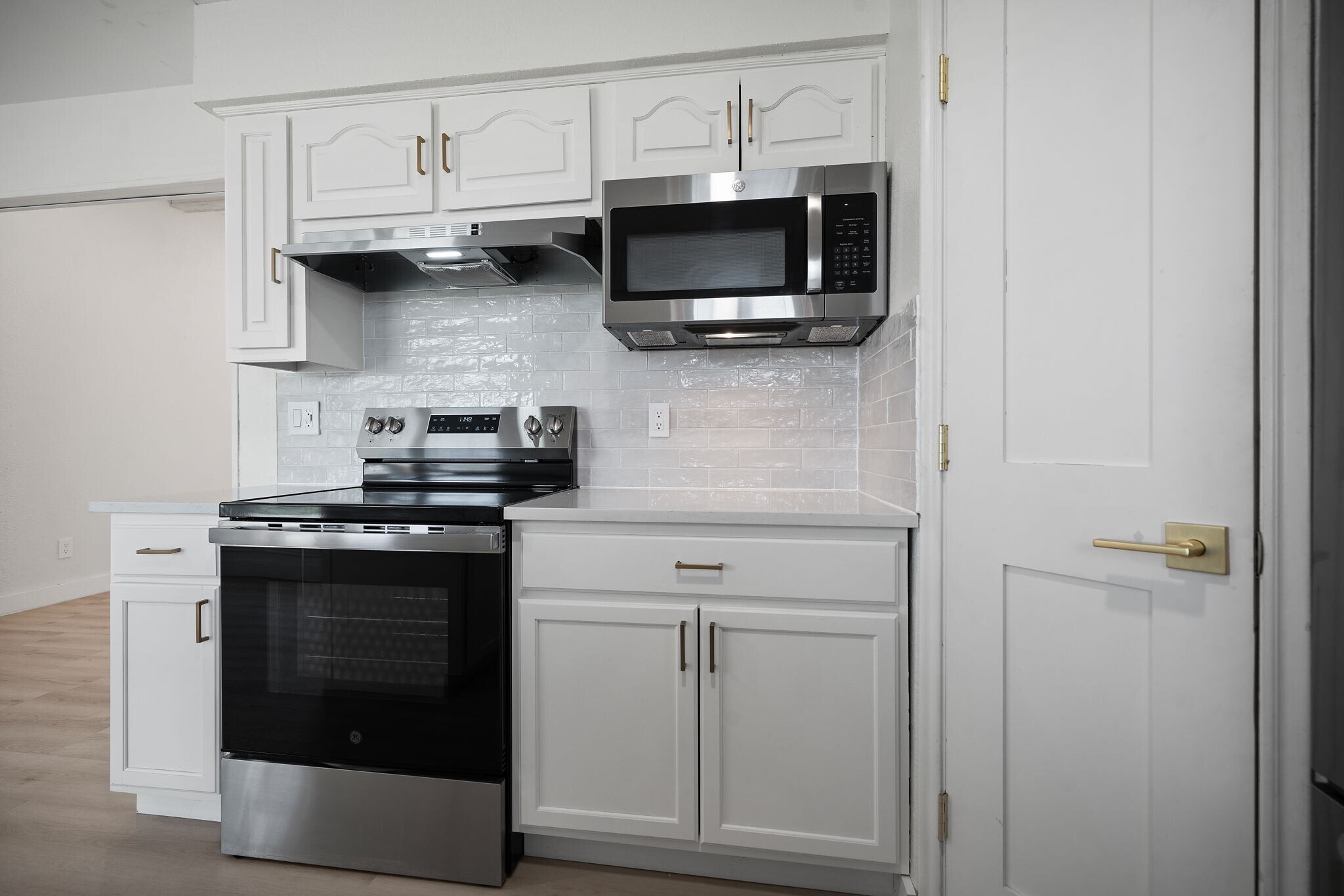 Building Photo - 9980 Brockbank Dr