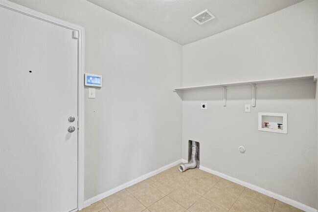 Building Photo - 711 Sugar Brook Dr