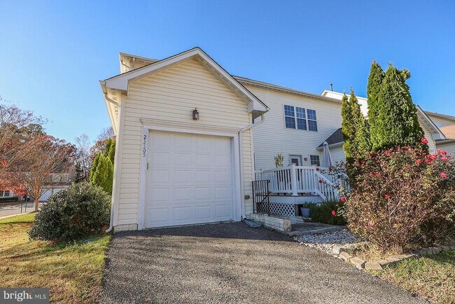 Building Photo - 23305 Hyacinth Ln