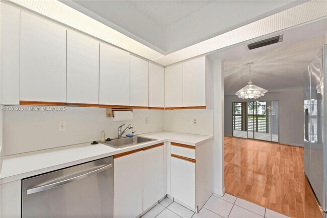 Building Photo - 1704 Andros Isle