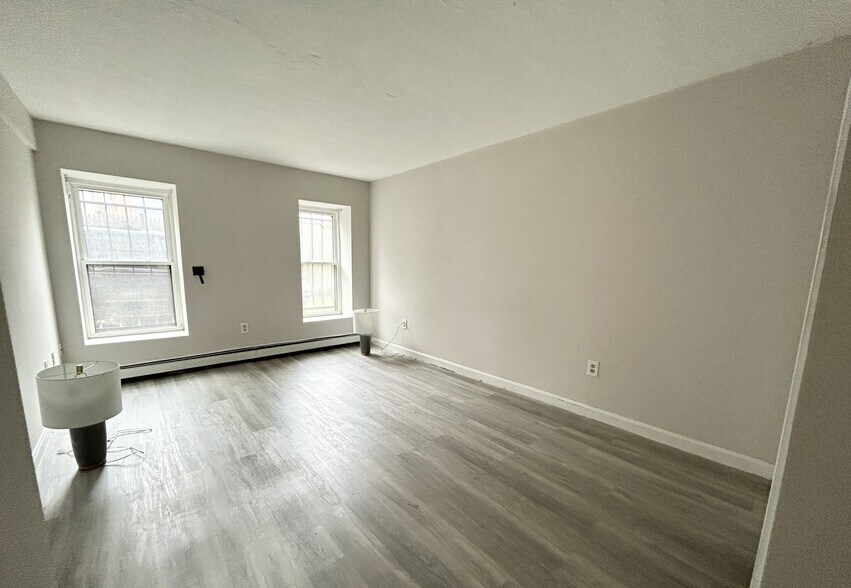 Building Photo - 90 Hammond St