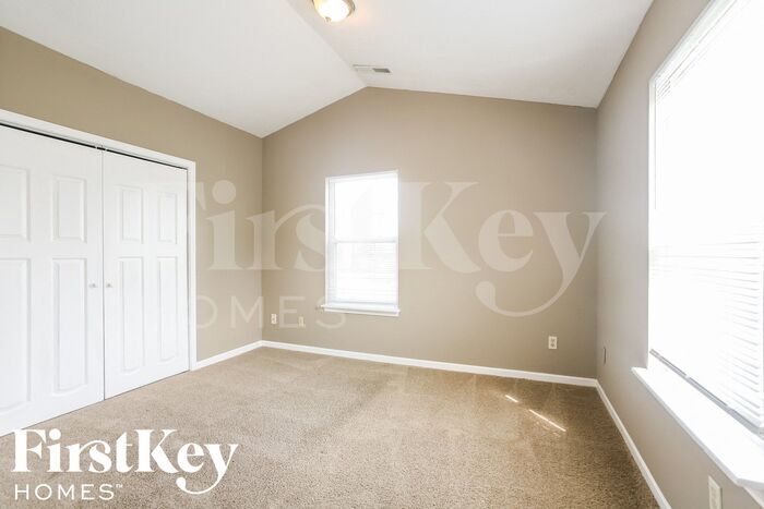 Building Photo - 11044 Leo Dr