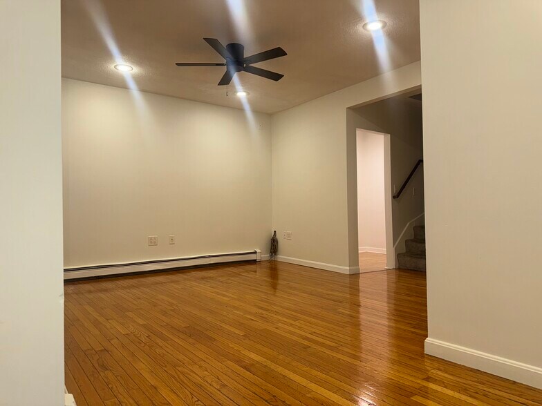 Building Photo - 33 Appleton St