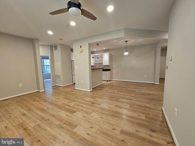 Building Photo - 6491 Cheyenne Dr