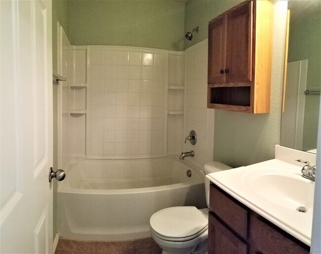 Building Photo - Spacious 4 Bedroom in Eagle Mountain ISD