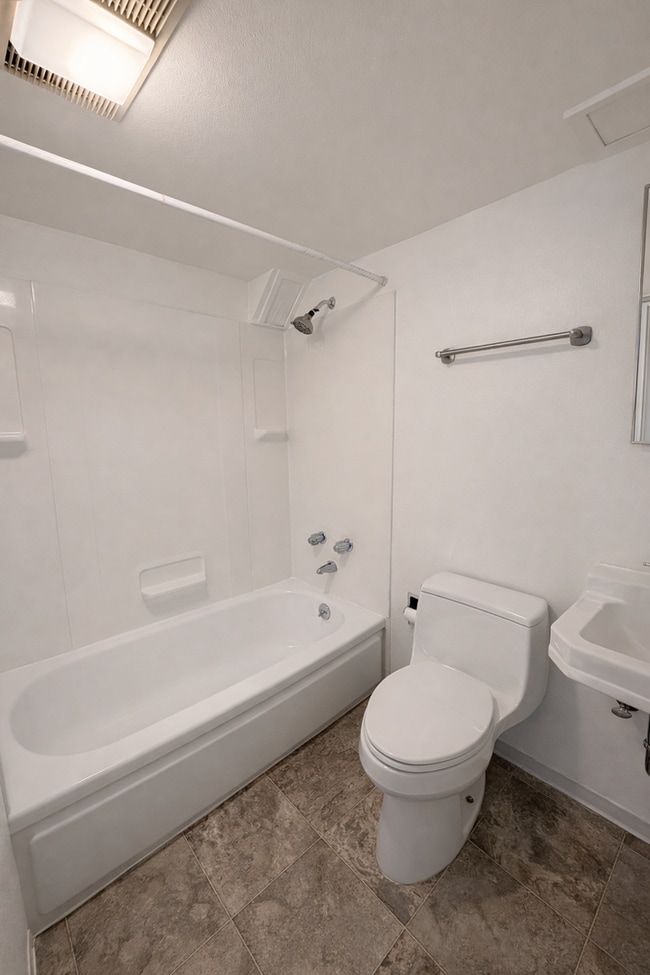 Building Photo - 3bd/3ba Seattle Home