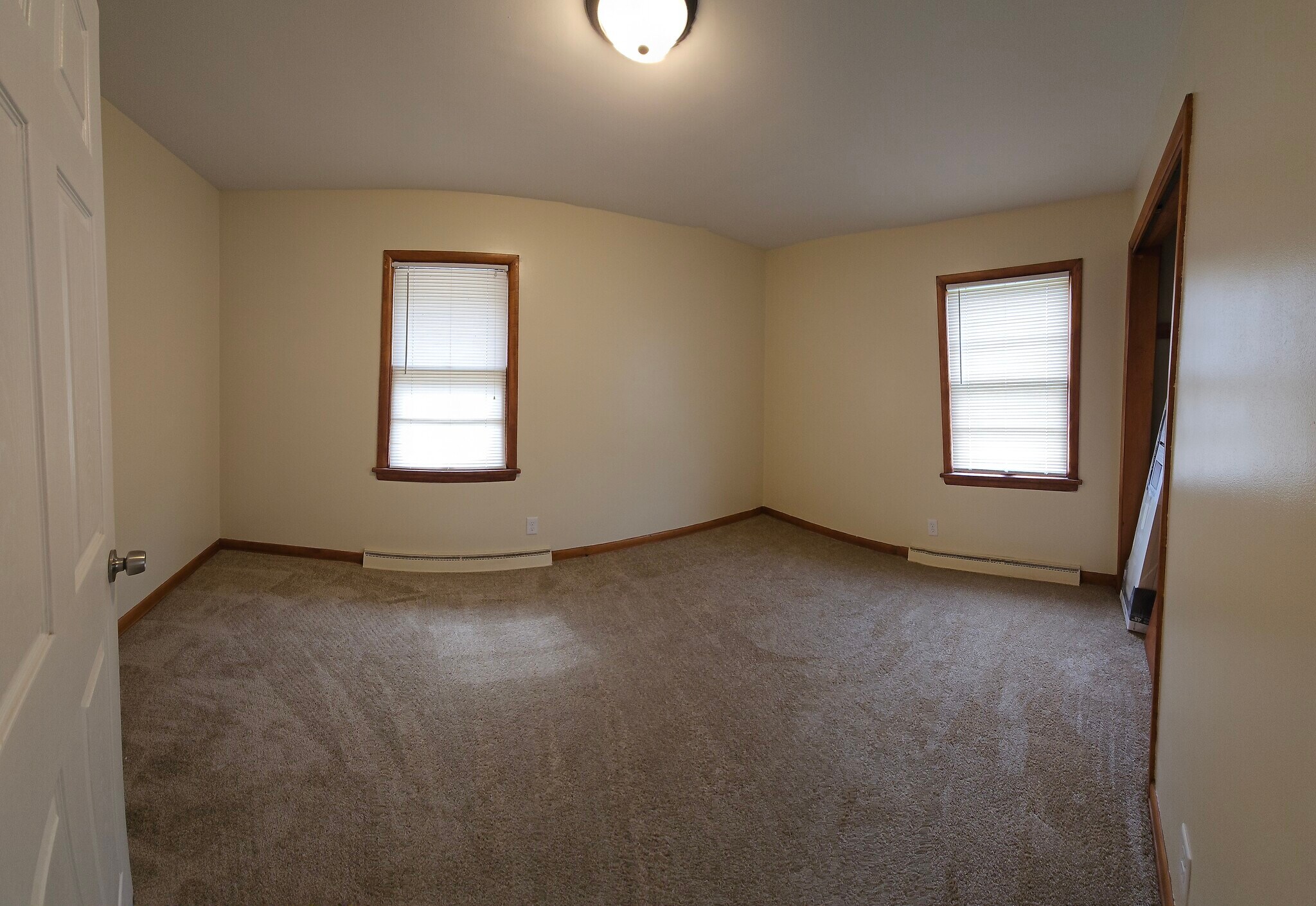 Building Photo - 570 Wyandot Ave
