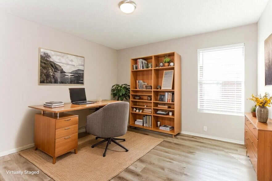 Building Photo - 2365 White Pine Dr