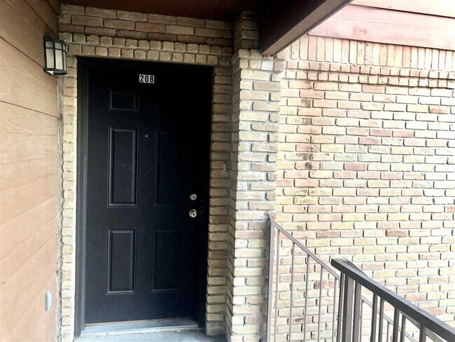 Building Photo - 9802 Cantera Ct