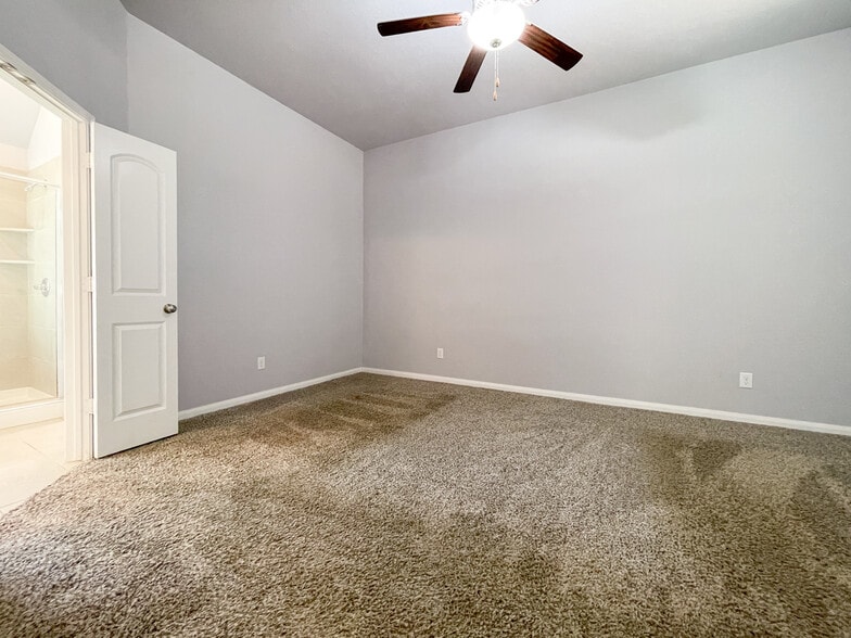 Building Photo - 10265 Driskill Dr