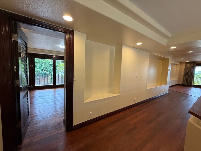 Building Photo - 466 Portlock Rd