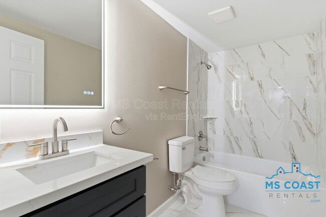 Building Photo - 1528 Ladnier Rd