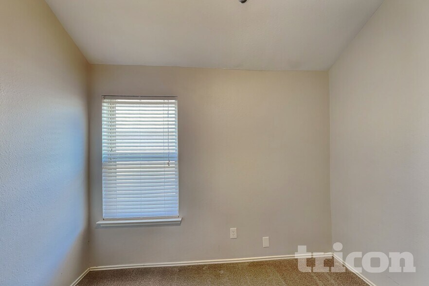 Building Photo - 304 Sardius Blvd