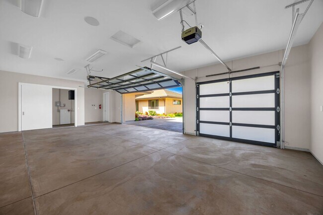 Building Photo - Luxury Ocean View Estate with Infinity Poo...