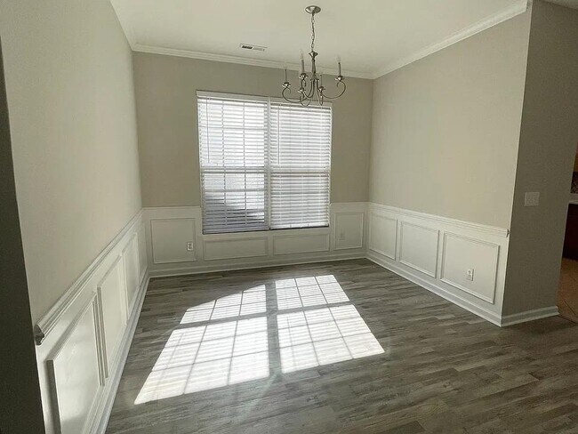 Building Photo - 411 Plank Bridge Way