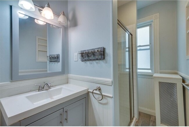 Building Photo - 37 Taft St