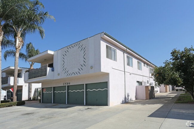 Building Photo - 1730 S Barrington Ave