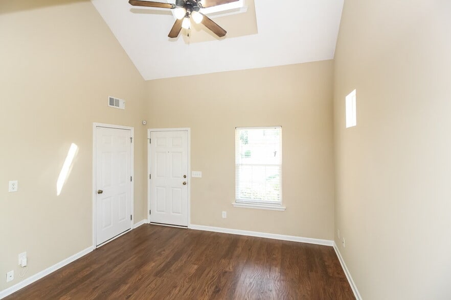 Building Photo - 134 Ilex Dr